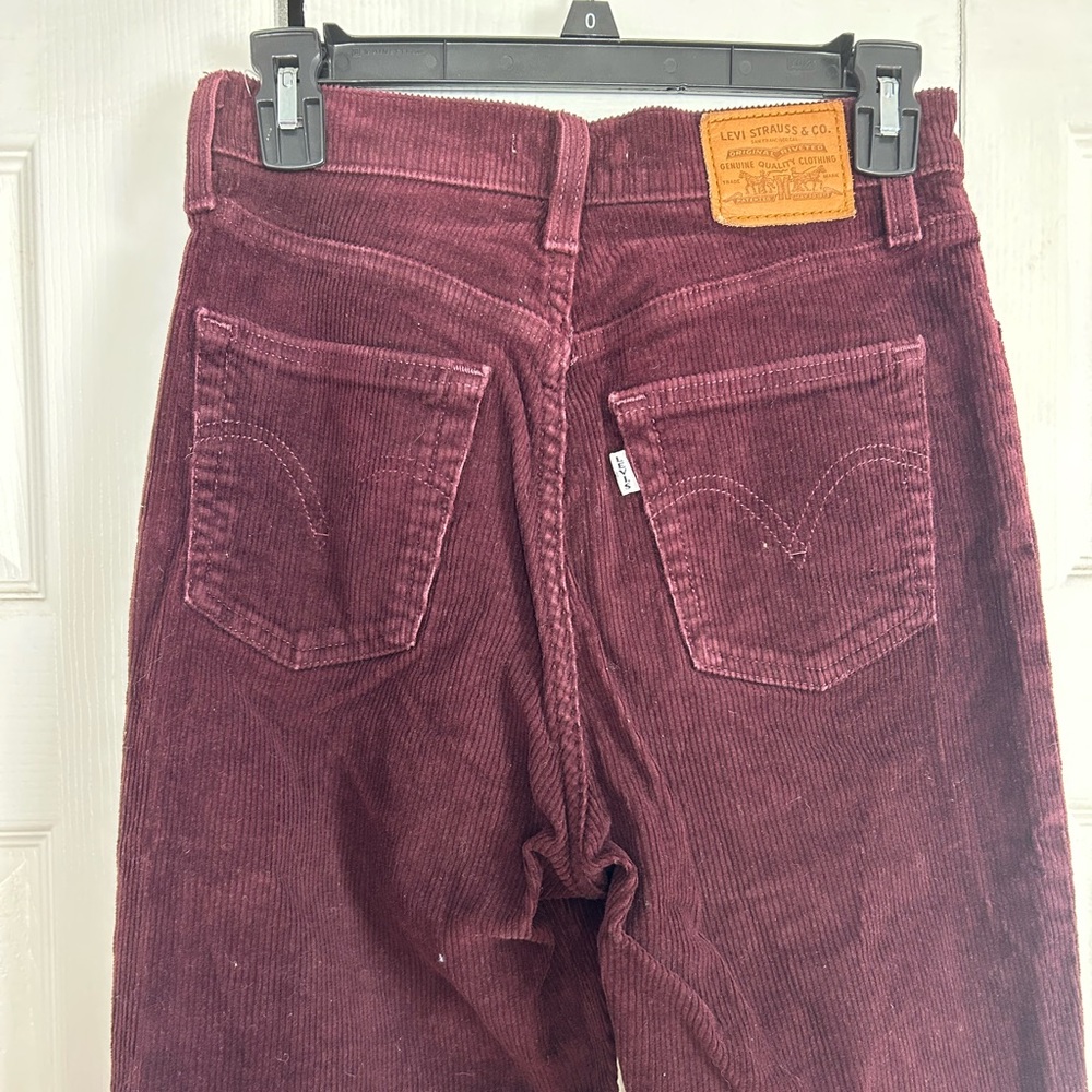 Levi’s rib cage bootcut burgundy corduroy pants - Picture 4 of 5